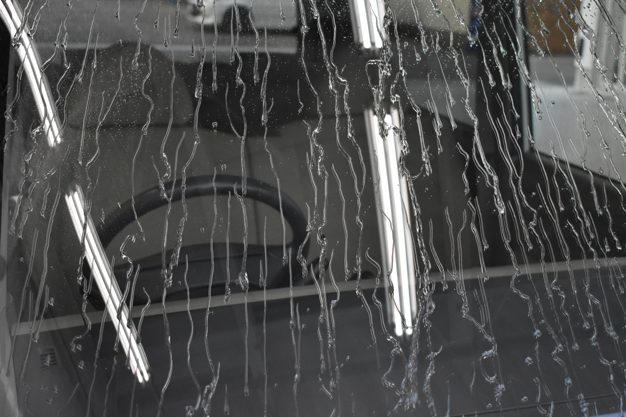 窓ガラスにフッ素ガラスコーティングで驚きの効果 ブログ お客様の声 和歌山県のカーコーティングと洗車の専門店 キーパープロショップ財部